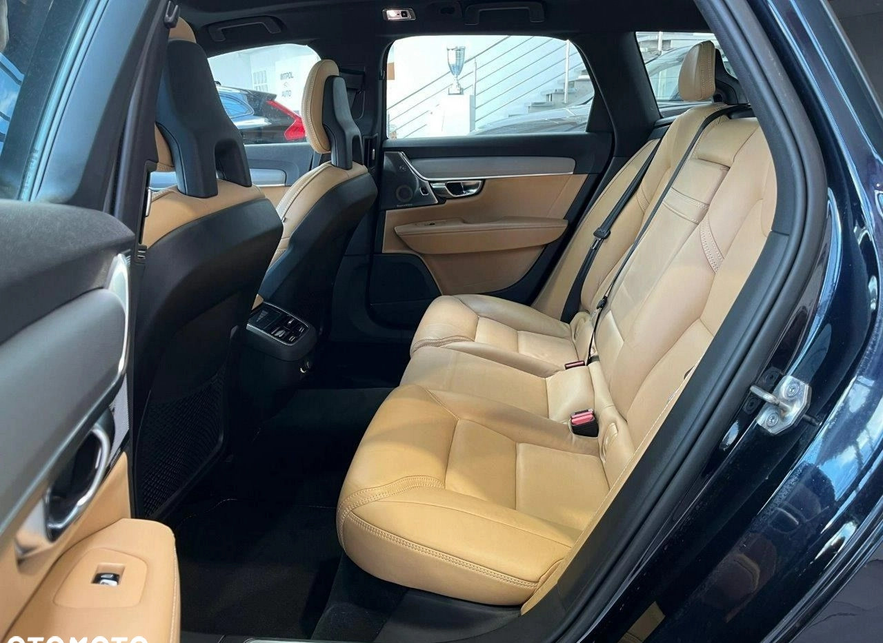 Volvo V90 cena 116900 przebieg: 106000, rok produkcji 2016 z Stronie Śląskie małe 466